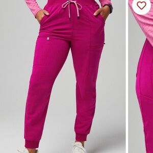 Fabletics Hibiscus Scrubs Set